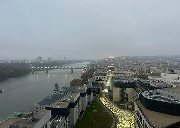 Skyluxe Loft Eurovea Tower Free Parking *