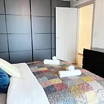 Skyluxe Loft Eurovea Tower Free Parking Appartement Bratislava