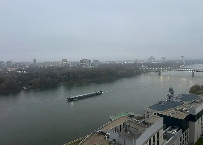 Apartamento Skyluxe Loft Eurovea Tower Free Parking